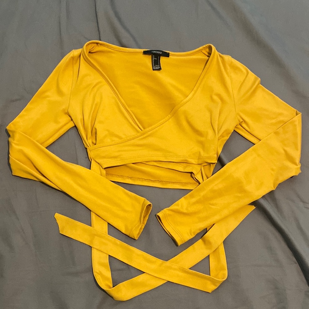 Forever 21 Mustard Tie Front Long Sleeve Crop Top Size Small